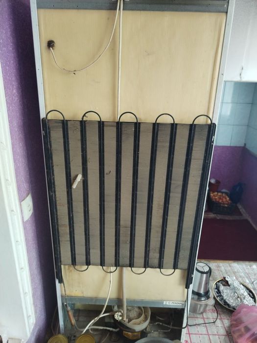 Holodelnik sotiladi. Ozgina ishi bor.