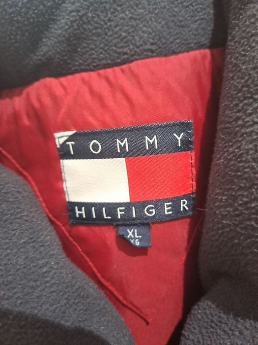 Tommy Hilfiger желетка