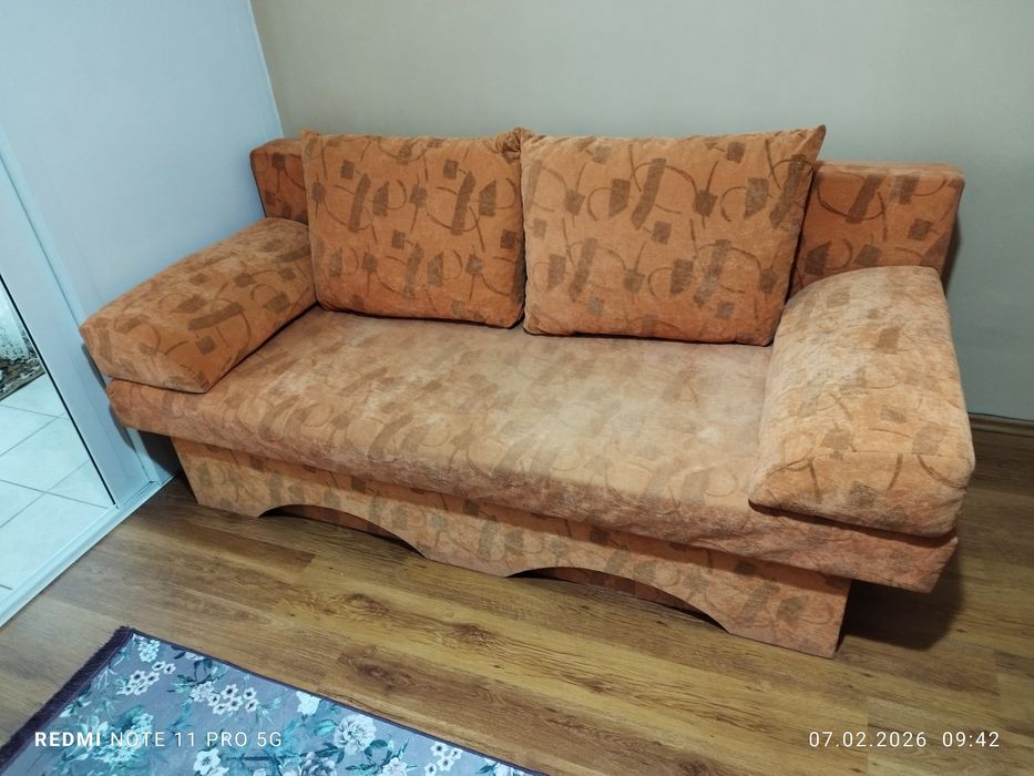 Разтегателен диван