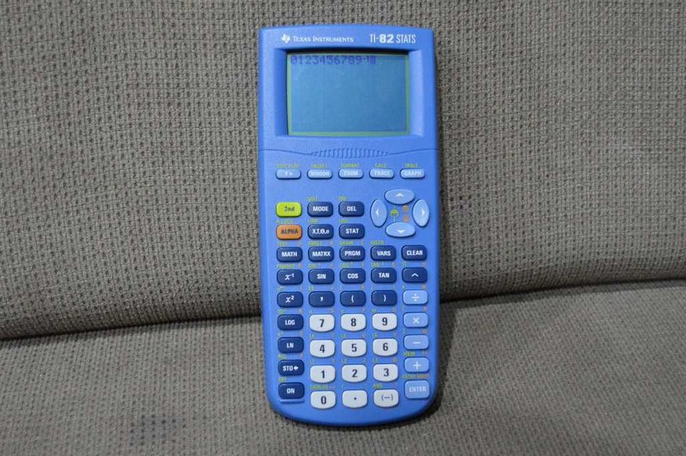 Calculator Grafic Texas Instruments TI-82 STATS Pentru Studenți