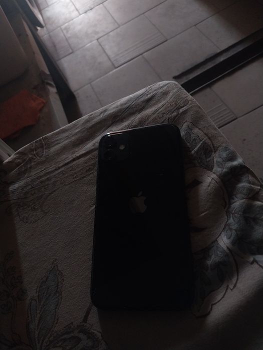 iPhone 11 с гарантией
