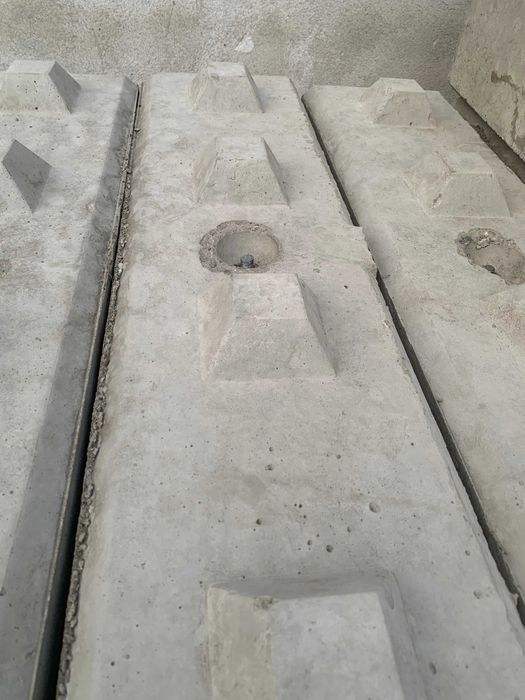 Бетонни блокове - взаимнозаключващи.