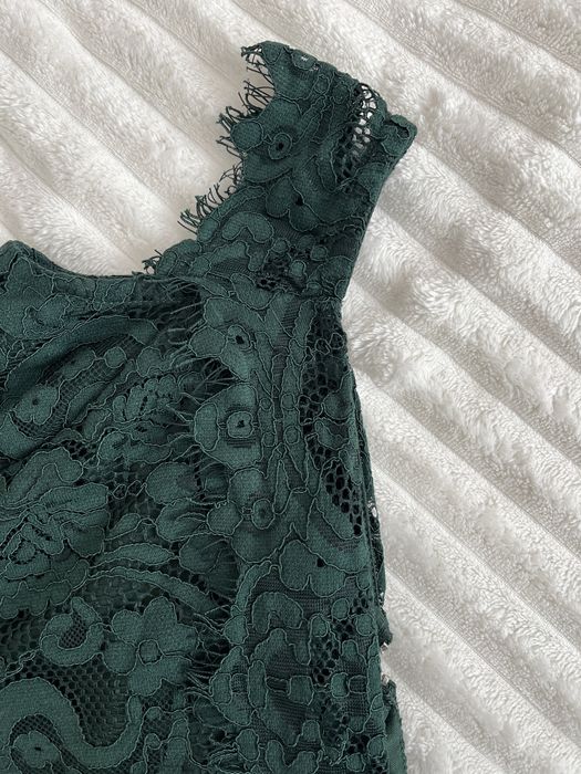 Дантелена вечерна рокля