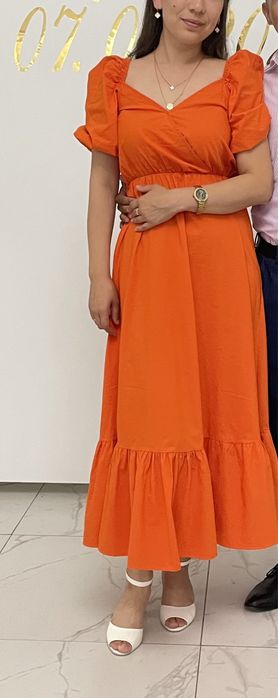 Продам платья одетые пару раз