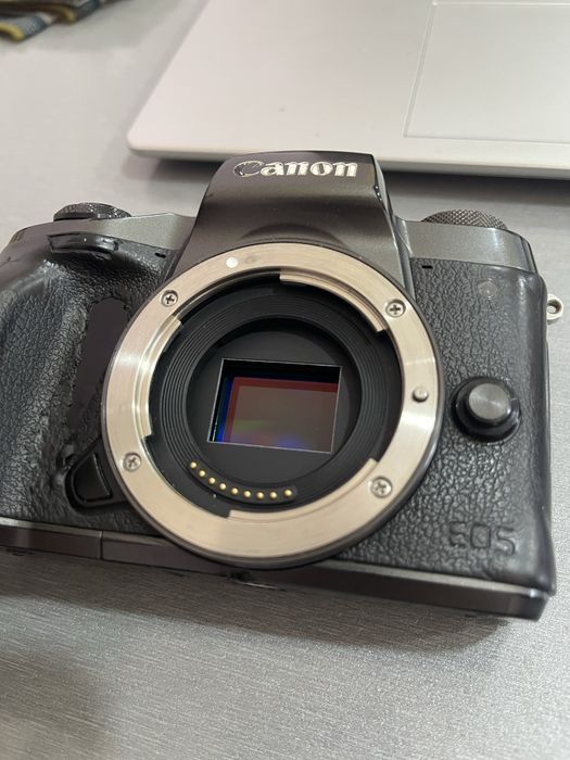 CANON m5 foto video apparat