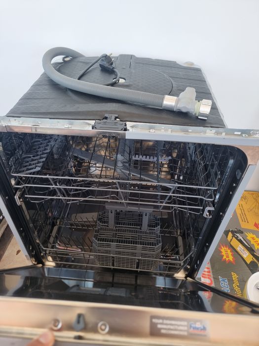 Продавам  съдомиялна чисто новова Hisense