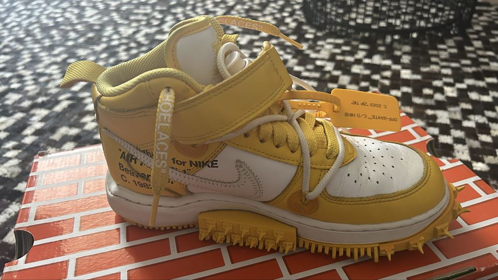 NIKE AIR FORCE 1 Mid  OFF WHITE varsity maize