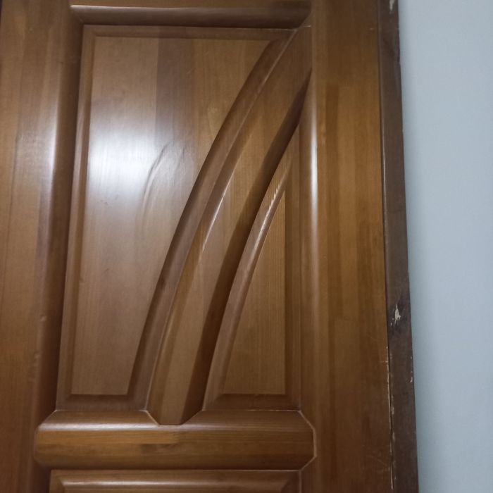 Продам дверь и натурального дерева