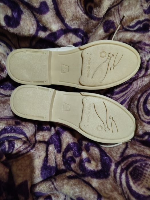 Лоферы и ботики новые