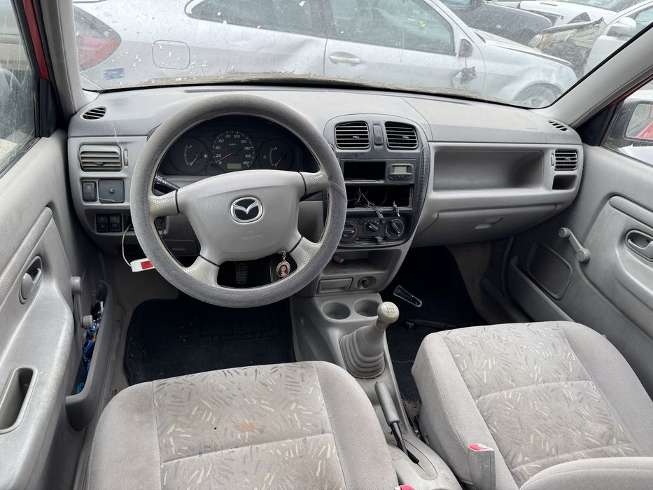 Mazda Demio 1.3i 63hp 2001г На части