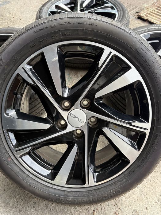 Джанти с гуми за EVO 5 17”