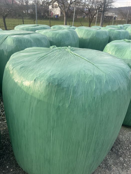 Baloți înfoliați de lucernă