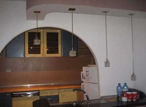 Дава се под наем Тристаен апартамент в Бургас, Център - 80 кв.м за 165.75 € - Снимка #4