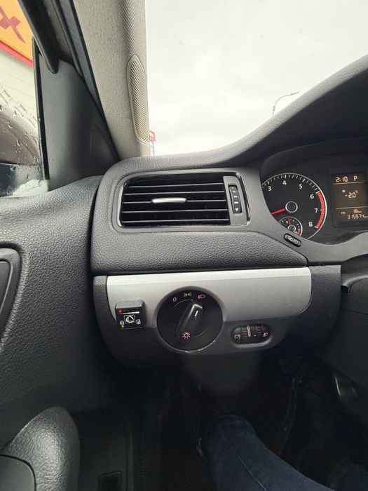 Volkswagen Jetta 2012 2.0 + GPL, automată, cauciucuri 2024