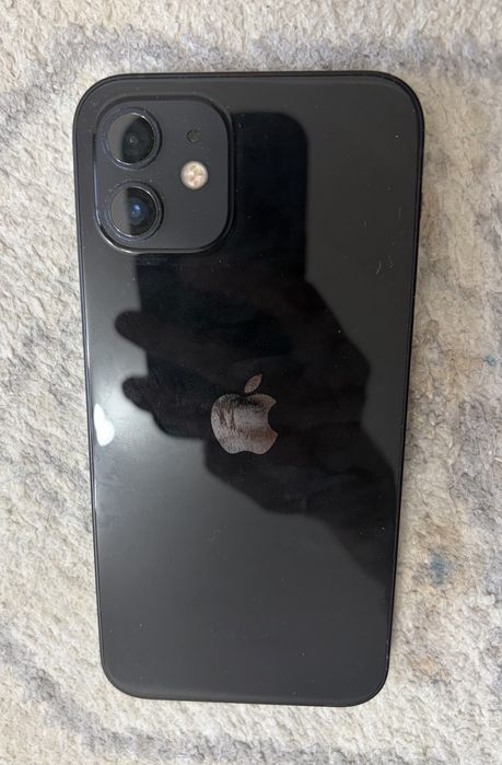 Продам Iphone 12