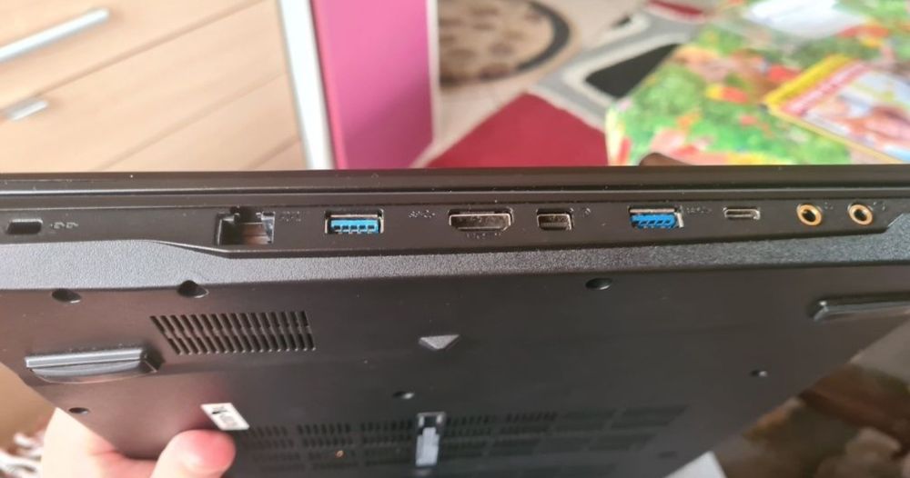 Laptop Gaming MSI GF72-8RE i7 8750H 4.1GHz, GTX 1060, 16GB, 1TB/128GB