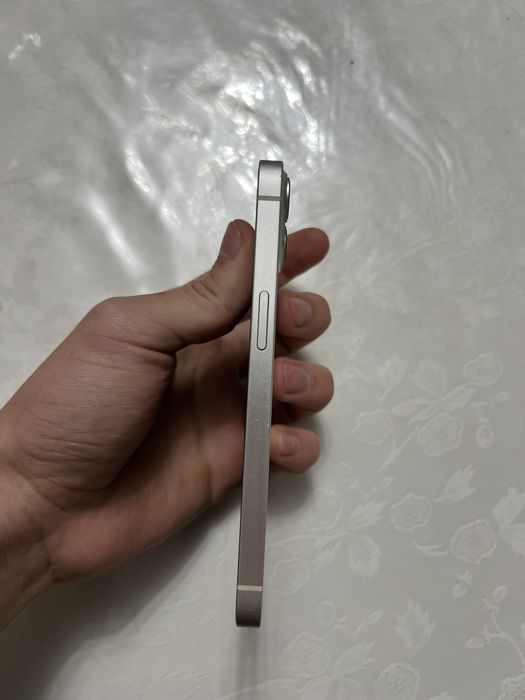 Продам айфон 13