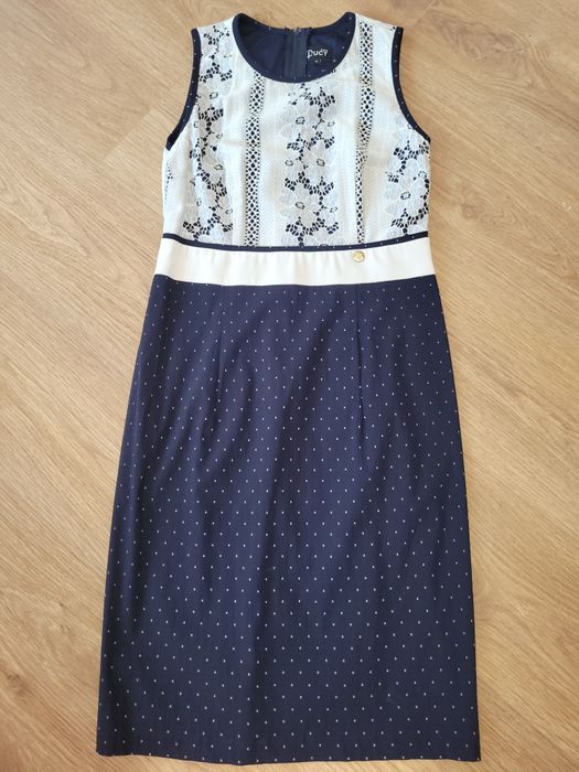 Стилна рокля на Lucy