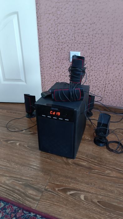 Сабвуфер, 5,1  microlab домашний кинотетр