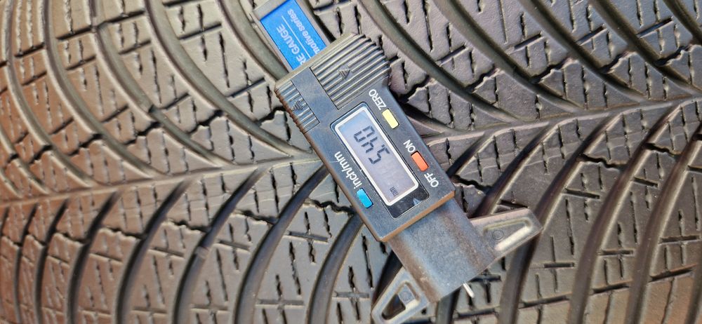 1 Anvelopa Good Year 215 55 R17 M+S . Dot 2022