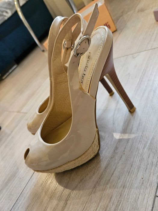 Обувки  на токче