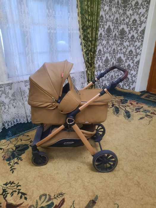Коляска сотилади
