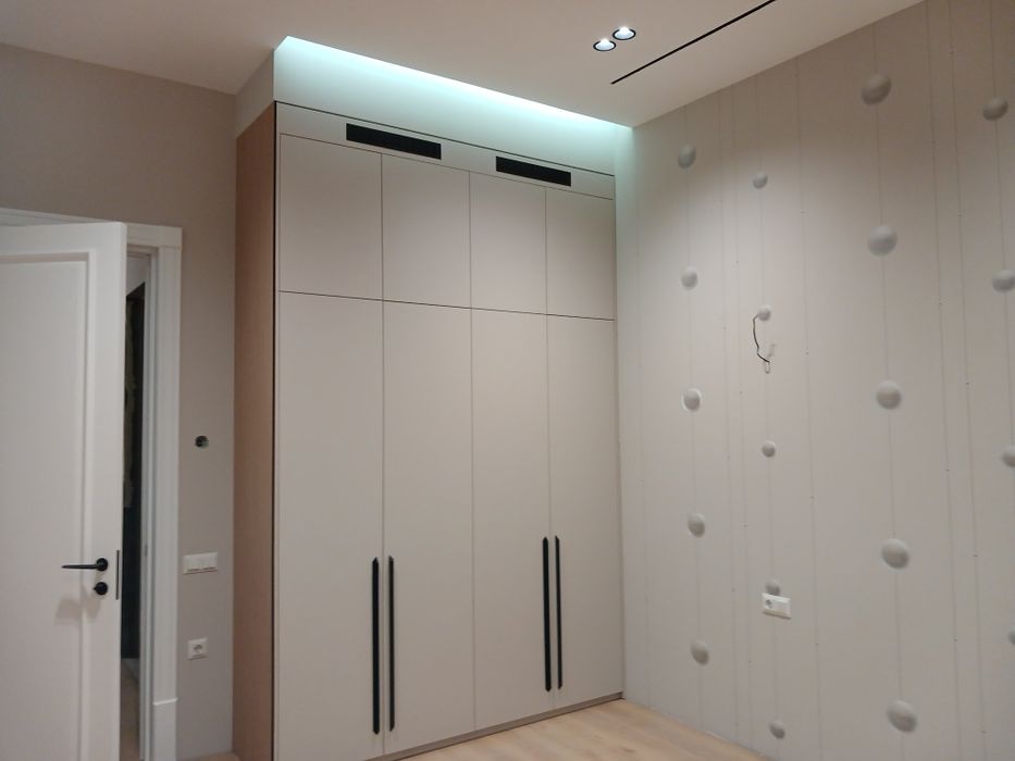 Yakkasaroyda Salamatinani yonida 2 ta 2.5 sotih engi uy