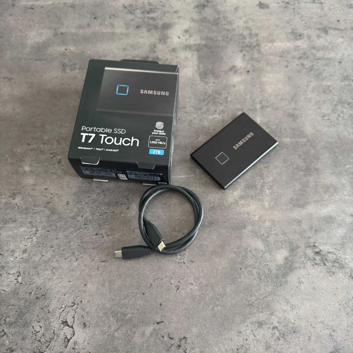 Samsung T7 Touch 2TB tashqi SSD disk