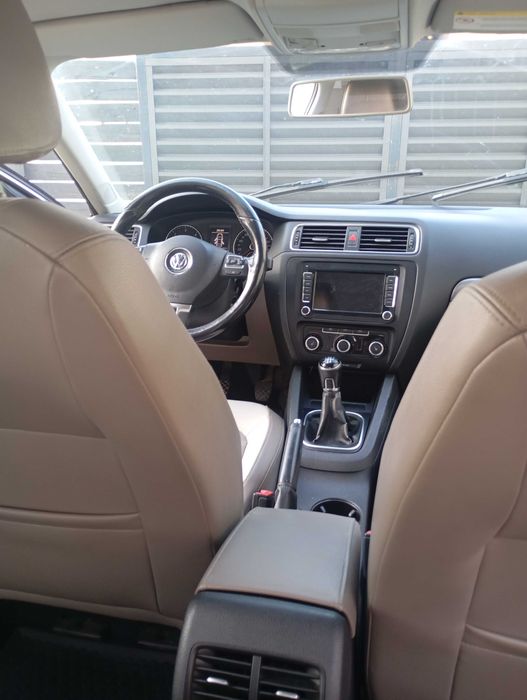 VOLKSWAGEN Jetta 2013 — imagine 3