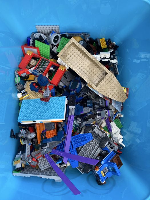 Vand lego diverse figurine si modele