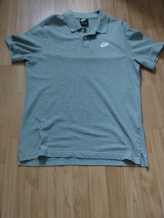 Tricou Nike cu guler