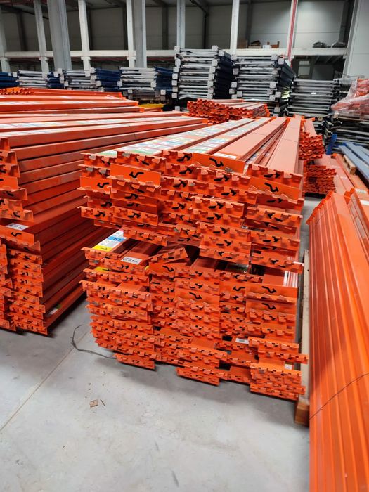 Lichidare de stoc la rafturi metalice profesionale