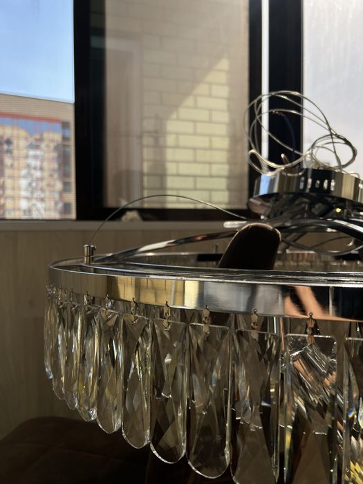 Продам люстру в хорошем состоянии