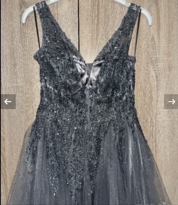 Официална сребриста рокля