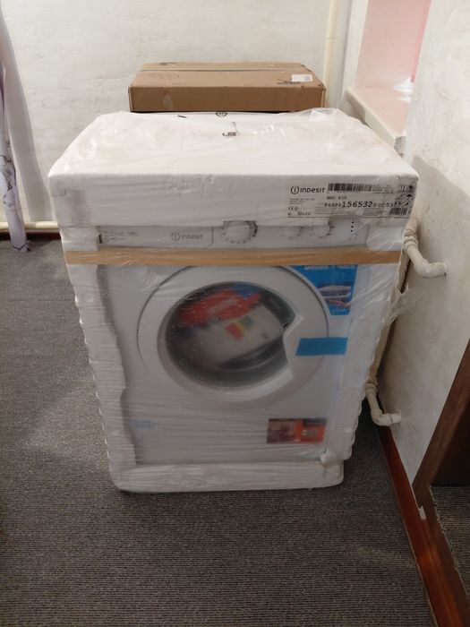 новая стиралка indesit 6кг