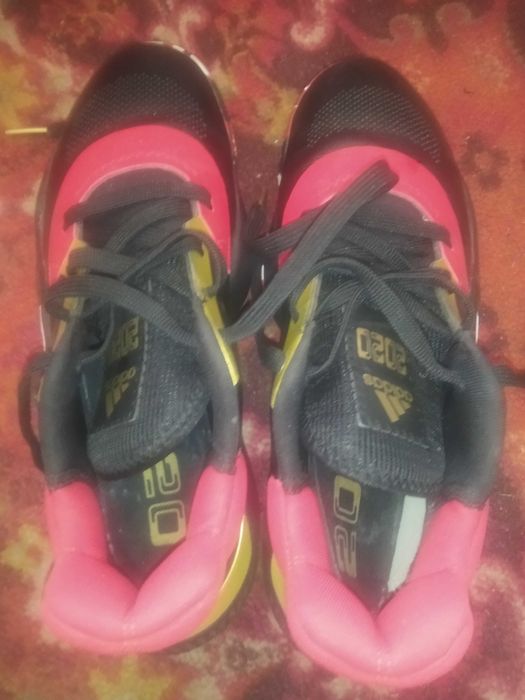 Кроссовки Adidas 2020