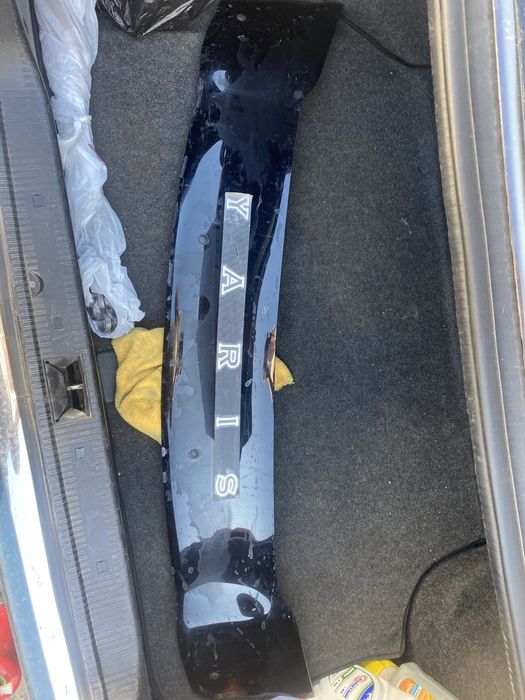 Мухобойка Тойота Ярис хэтчбек