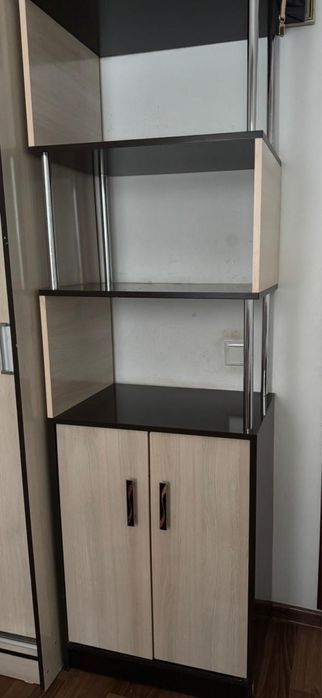 Шифоньер купе и этажерка