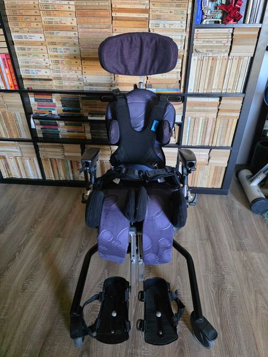 Dizabilități: Scaun de poziționare R82 Leckey Mygo/ orteză HKFO/ placă de echilibru