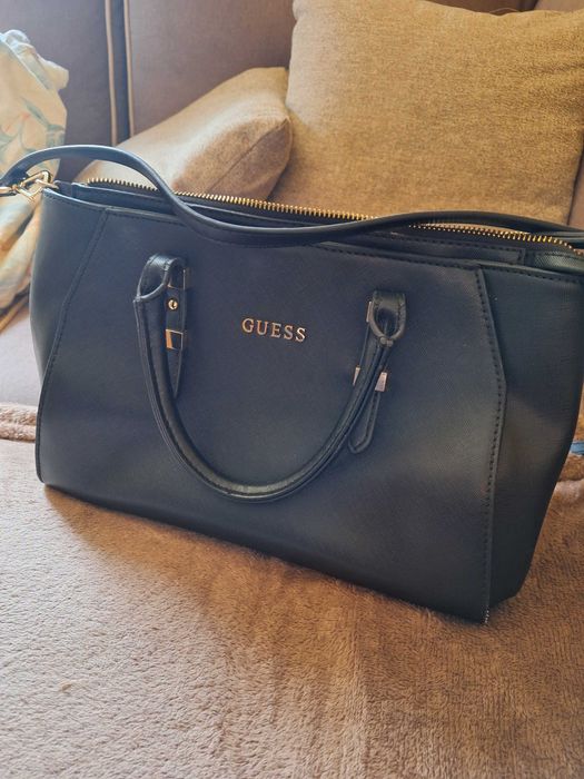 Дамска чанта Guess