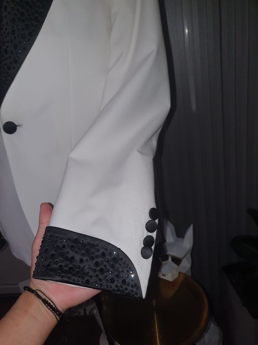 Costum de  mire  alb negru