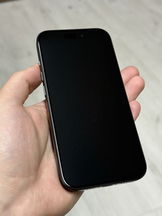 iPhone 15 / 128 GB / Baterie 82% / Negru / MDM