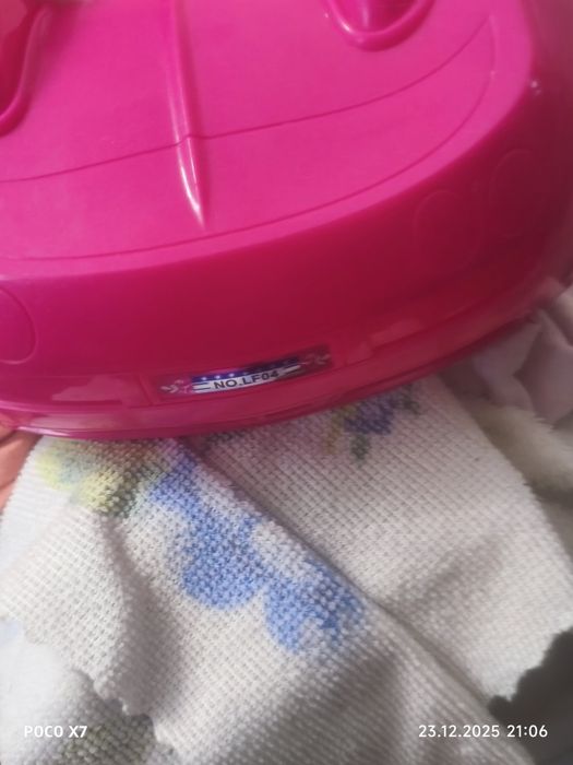 Прадаю детскую машинку