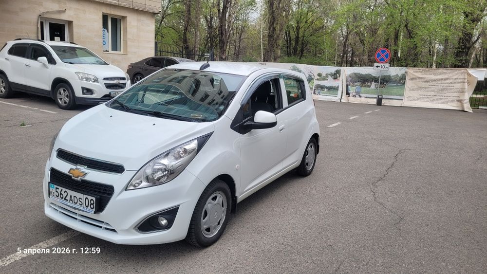 Машина Шевроле Спарк