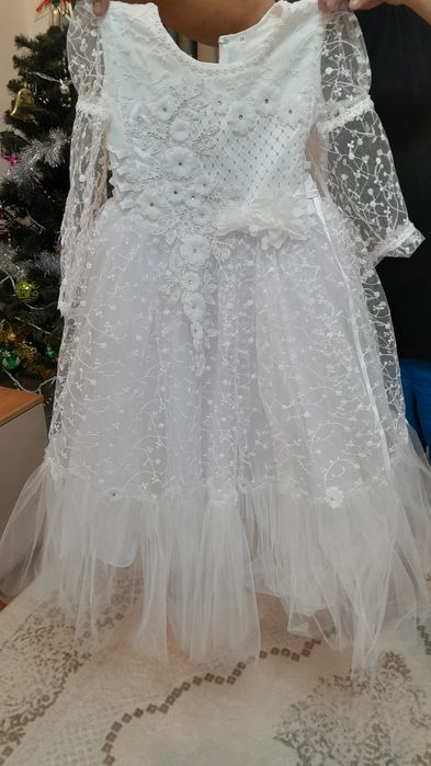 Продам платье для девочки