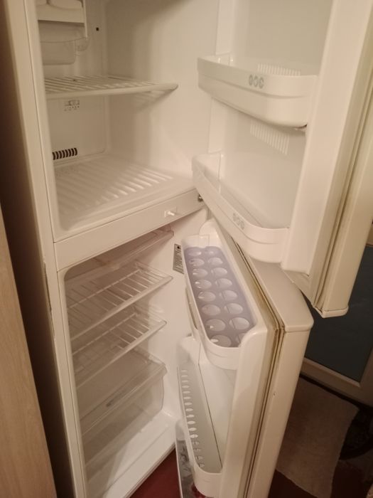 Холодильник б/у.