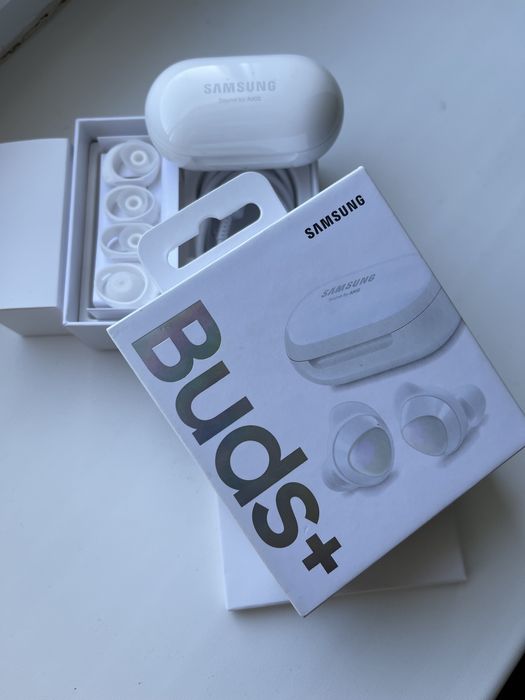 Безпроводные наушники Buds+