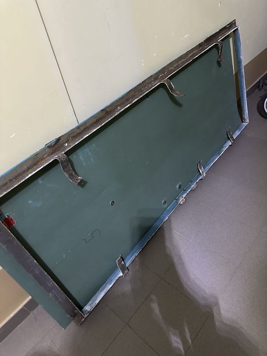 Продам железную дверь