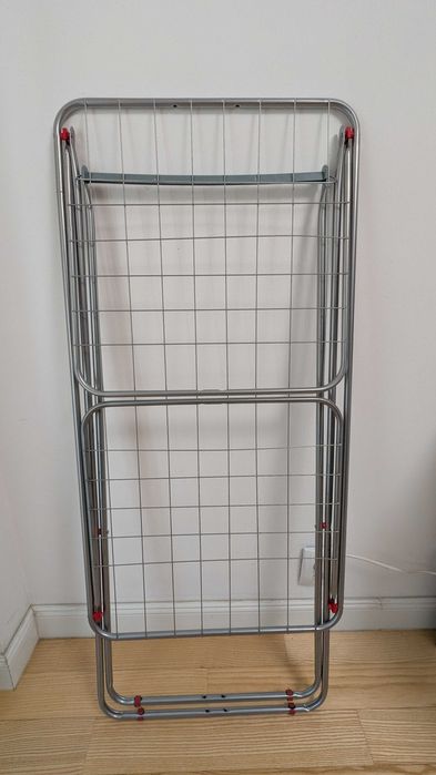 Foldable drying rack