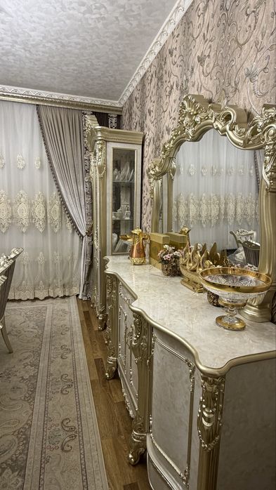 Зал мебель сотилади